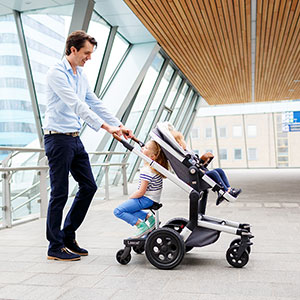 BuggyBoard Maxi+ 2 kids with dad